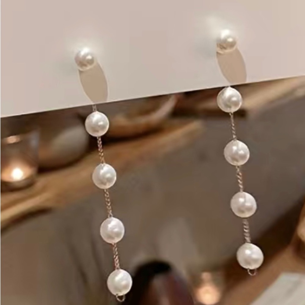 RESTOCKED!! ✨ Gold and Pearl drop earrings (front and back) - Picture 2 of 2